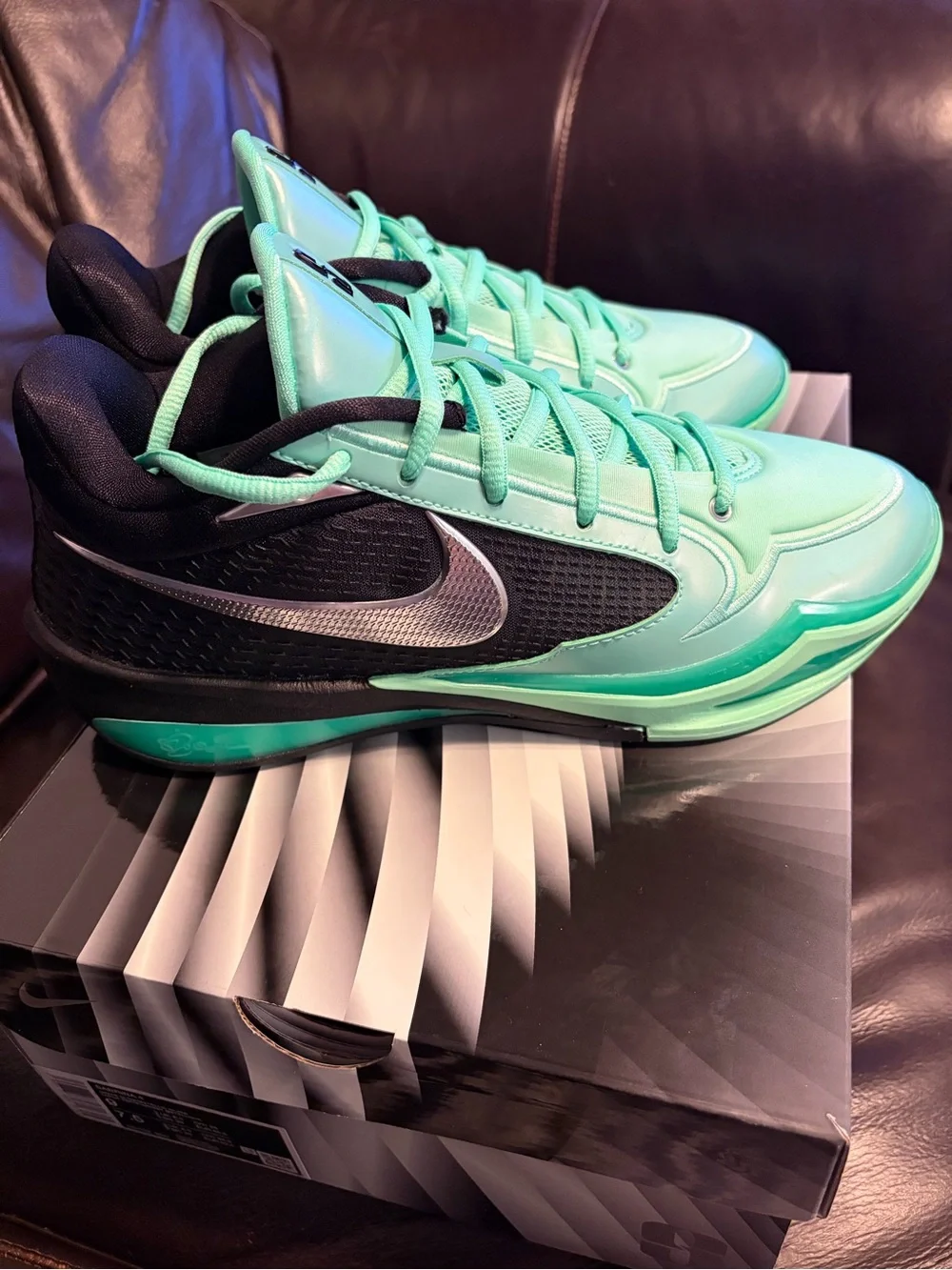 Nike Sabrina 4 (size 9W/7.5M) Mint Green and Black Basketball Sneakers